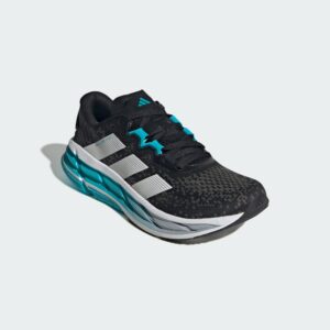 adistar charge m cblack/ftwwht/halsil