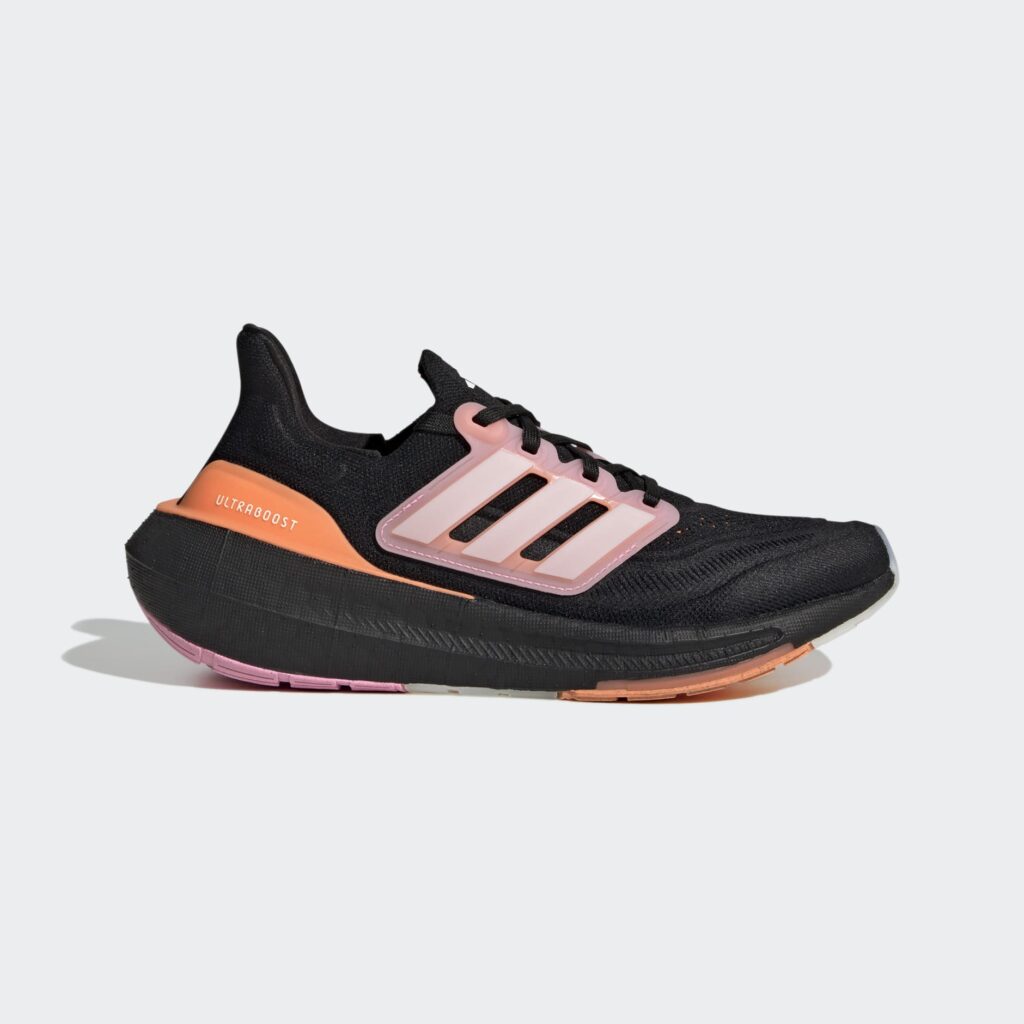 נעלי ריצה נשים אדידס ULTRABOOST LIGHT W