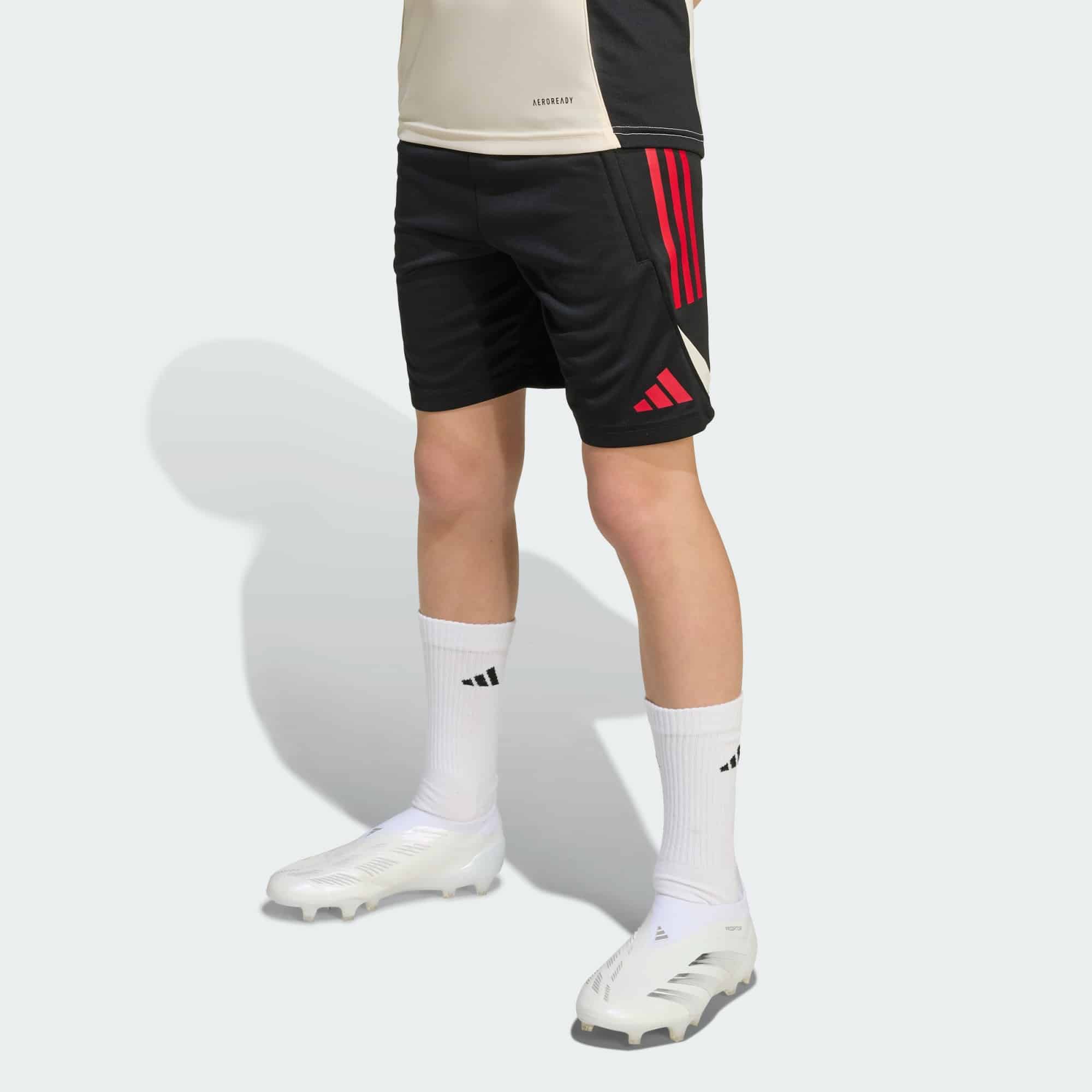 lfc tr sho y black