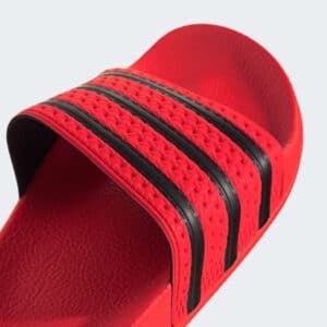 adilette lucred/cblack/lucred